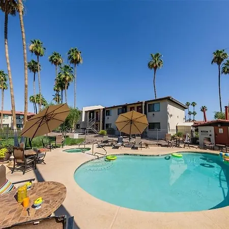 207 Fully Furnished 1Br Suite-Prime Location